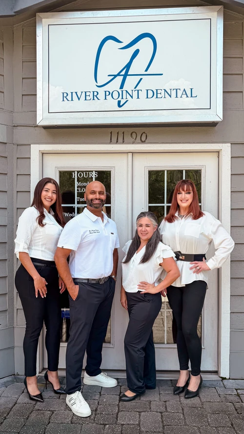 The full team at River Point Dental